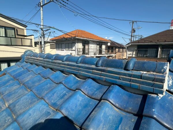 横浜市神奈川区にて瓦屋根の雨漏り修理〈棟積み直し〉の施工後写真