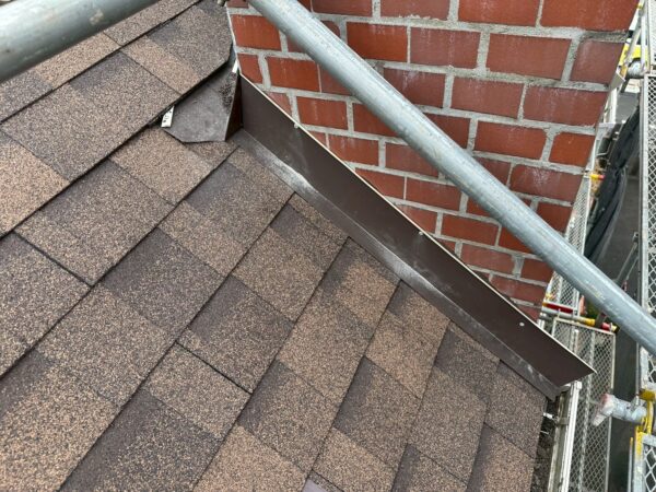 横浜市栄区にて雨漏り修理〈煙突からの雨漏り・施工不良によるもの〉の施工後写真