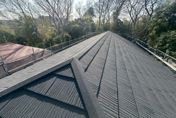 横浜市戸塚区にて葺き替え工事・雨樋修理〈雨樋の詰まりでお悩み〉の施工後写真